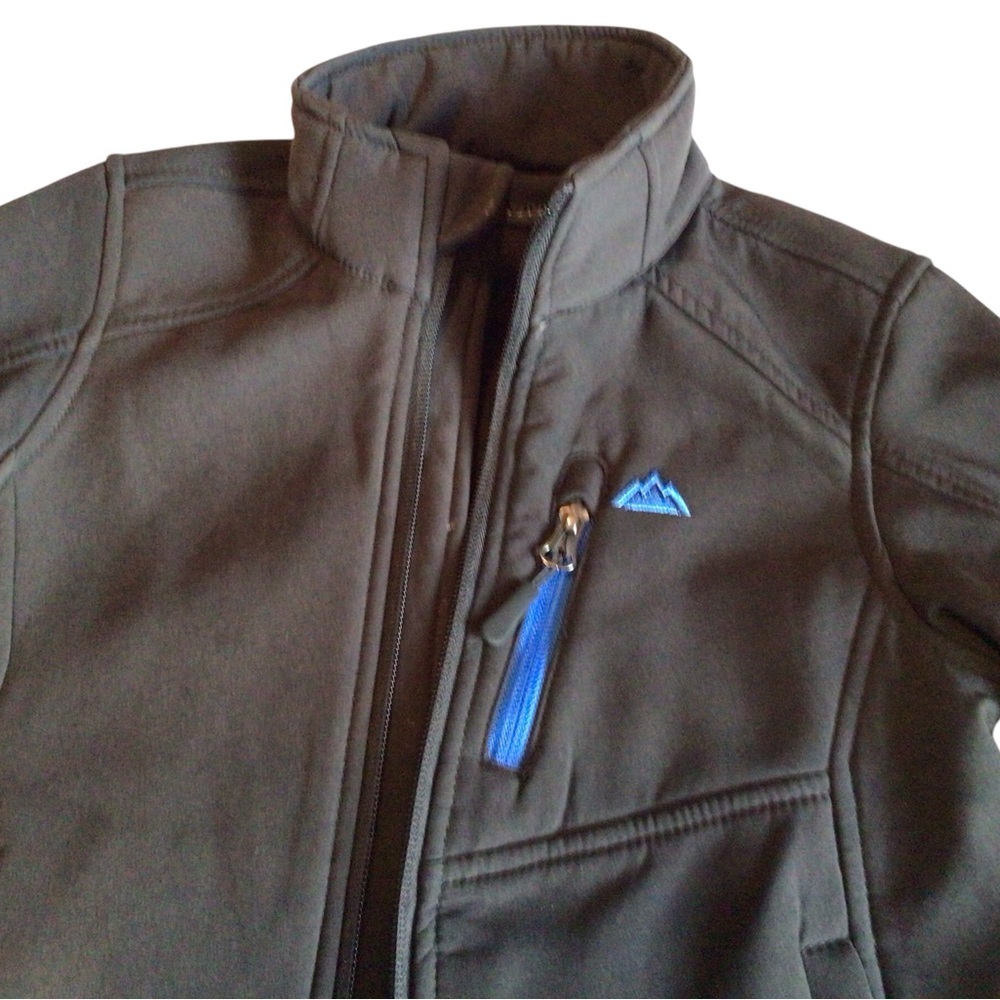 Snozu performane jacket, boy size 4